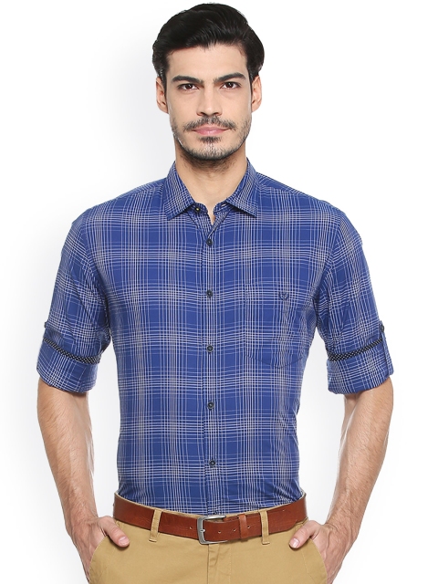 

Van Heusen Sport Men Blue & White Slim Fit Checked Casual Shirt