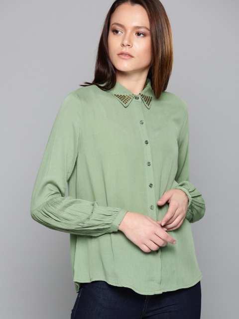 

Chemistry Women Green Regular Fit Solid Casual Shirt