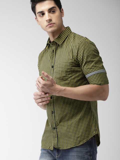 

Celio Men Mustard & Black Slim Fit Checked Casual Shirt