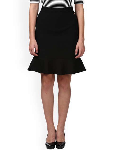 

Park Avenue Woman Black Solid Trumpet Skirt