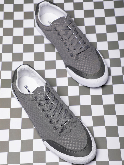 

LOCOMOTIVE Men Grey Sneakers