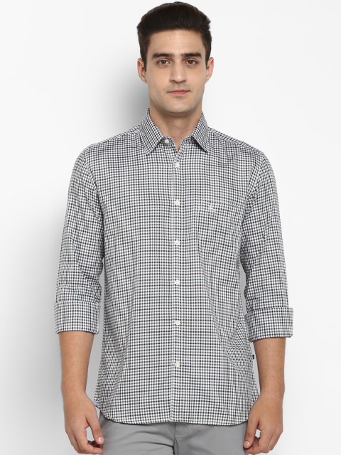 

Parx Men Green & Black Slim Fit Checked Casual Shirt