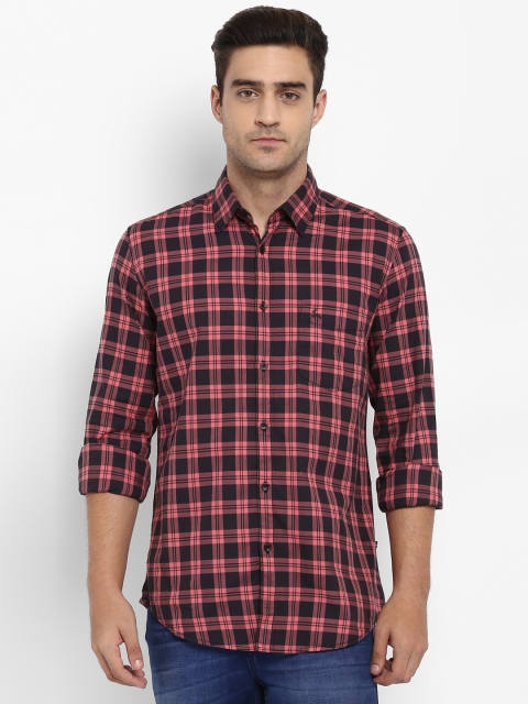 

Parx Men Black & Pink Slim Fit Checked Casual Shirt