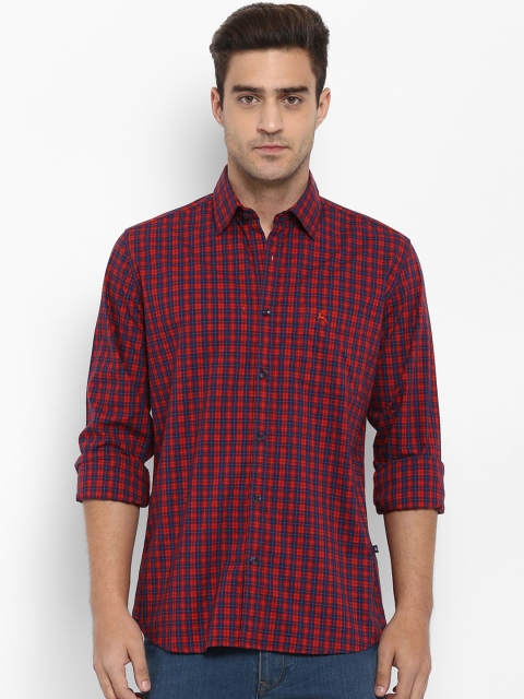 

Parx Men Red & Navy Blue Slim Fit Checked Casual Shirt
