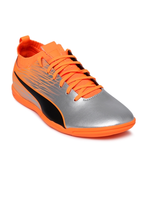 

Puma Men Silver-Toned Football Shoes