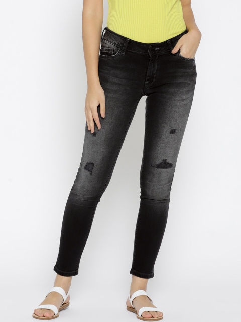 

Pepe Jeans Women Black Regular Fit Mid-Rise Mildly Distressed Cropped Stretchable Jeans