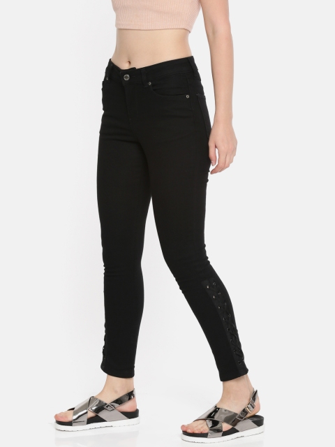 

Vero Moda Women Black Regular Fit Mid-Rise Clean Look Stretchable Jeans