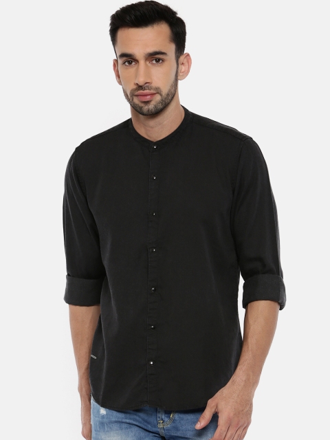 

Pepe Jeans Men Charcoal Grey Regular Fit Solid Casual Chambray Shirt