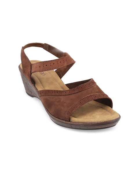 

Metro Women Brown Solid Sandals