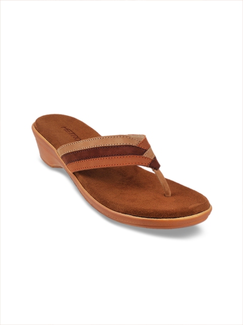

Metro Women Brown Solid Sandals