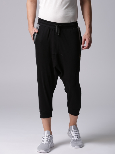 

YWC Men Black Solid 3/4th Joggers