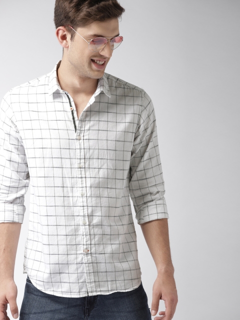 

Mast & Harbour Men White Regular Fit Checked Casual Shirt