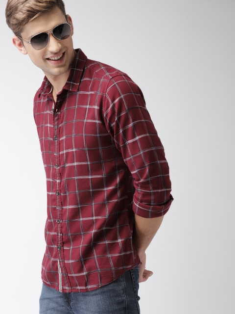 

Mast & Harbour Men Maroon Regular Fit Checked Casual Shirt