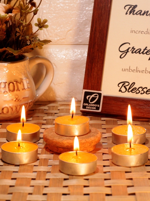 

Resonance Unisex Set of 100 Yellow Sandalwood Aromatic Tea Light Candles