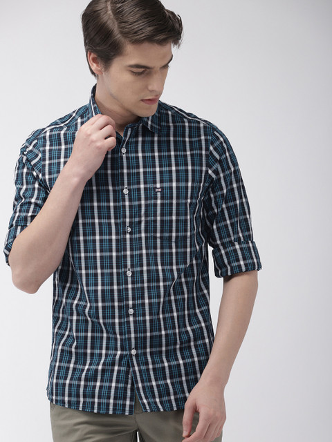 

Arrow Sport Men Navy Blue & White Slim Fit Checked Casual Shirt