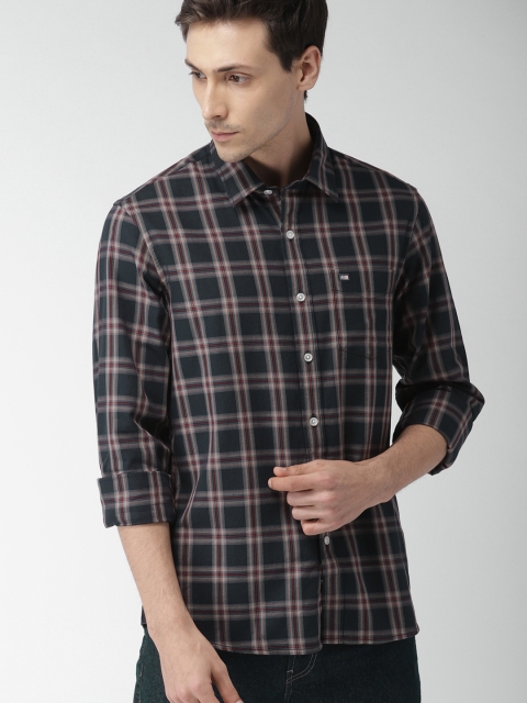 

Arrow Sport Men Navy Blue & Purple Slim Fit Checked Casual Shirt