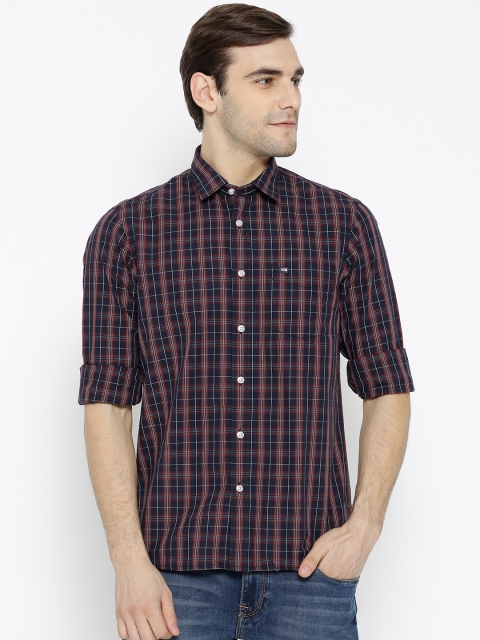 

Arrow Sport Men Navy Blue & Red Slim Fit Checked Casual Shirt