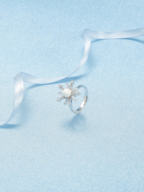 

Amavi Silver-Toned Star-shaped Ring