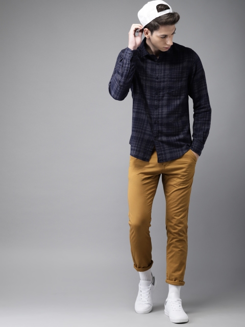 

HERE&NOW Men Brown Slim Fit Solid Chinos
