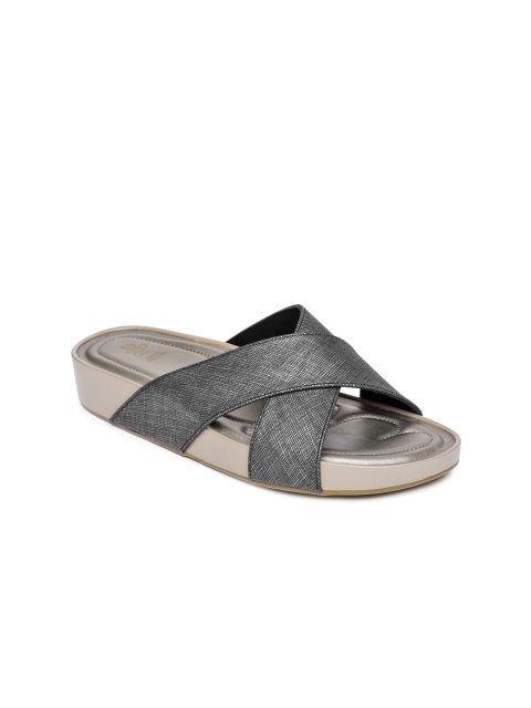 

Tresmode Women Black Solid Synthetic Open Toe Flats