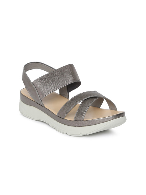 

Tresmode Women Silver-Toned Solid Open Toe Flats