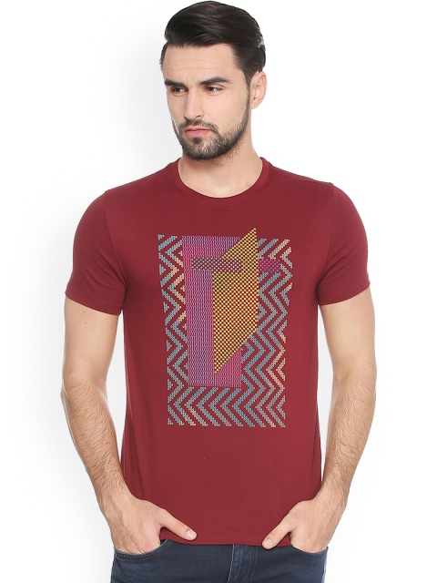 

V Dot Men Maroon Printed Slim Fit Round Neck T-shirt