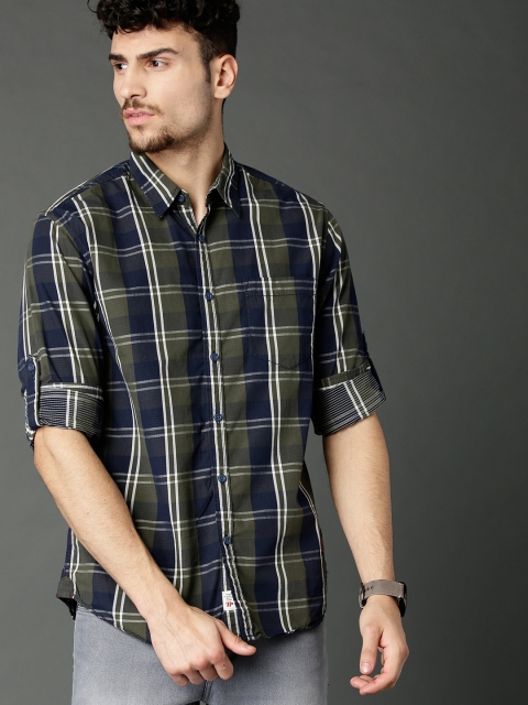 

Roadster Men Olive Green & Navy Blue Regular Fit Checked Casual Shirt