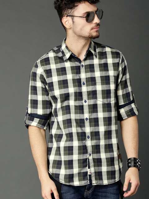 

Roadster Men Off-White & Olive Green Regular Fit Checked Casual Shirt