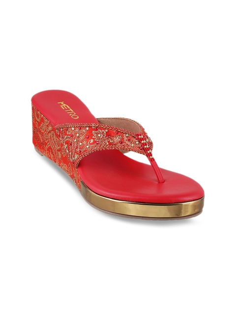 

Metro Women Red Woven Design Sandals