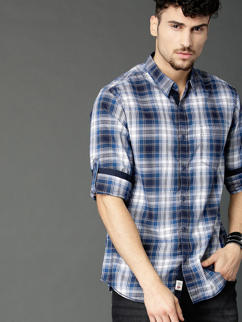 

Roadster Men Blue & White Regular Fit Checked Casual Shirt