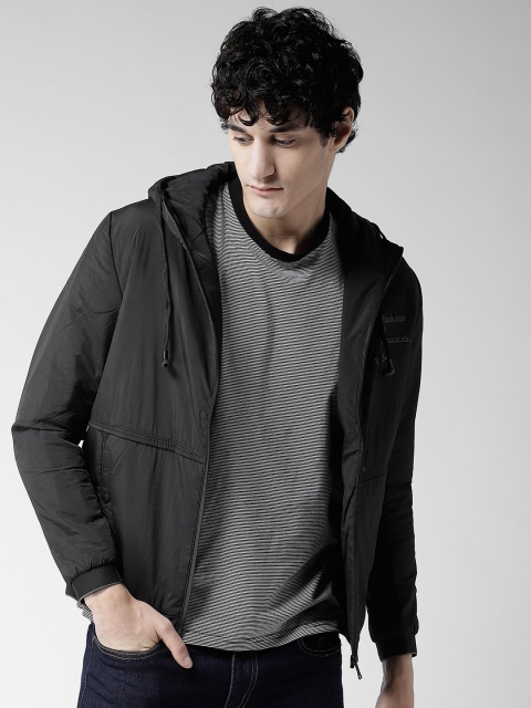 

Fort Collins Men Black Solid Tailored Jacket