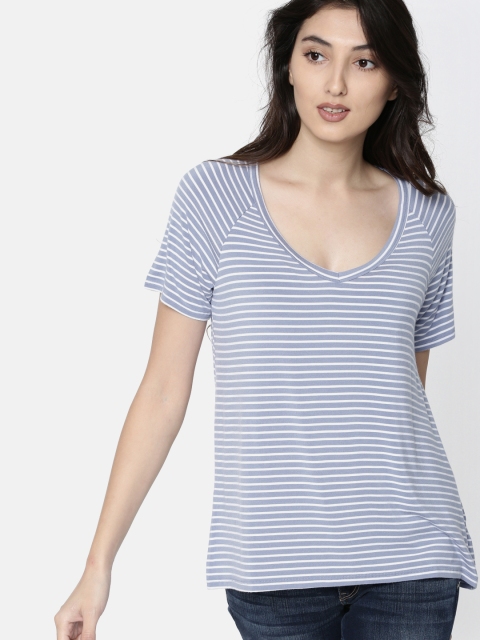 

AMERICAN EAGLE OUTFITTERS Women Blue & White Striped V-Neck T-shirt