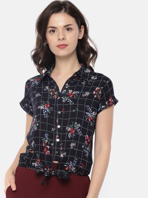 

Deal Jeans Women Black Regular Fit Printed Casual Shirt