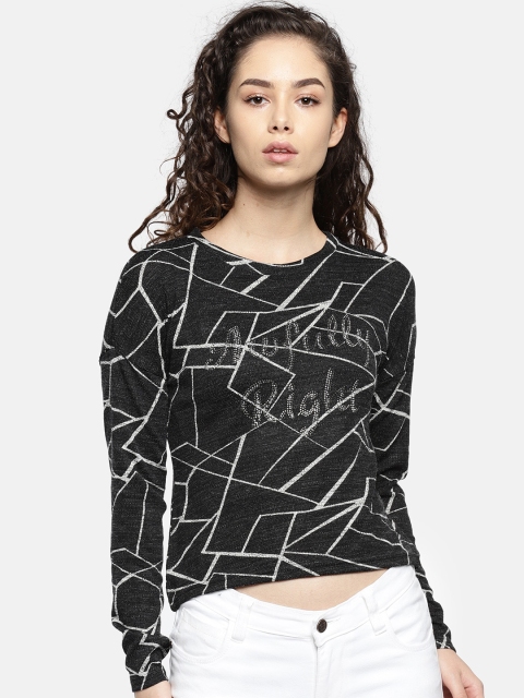 

Deal Jeans Women Black & White Printed Cropped Top