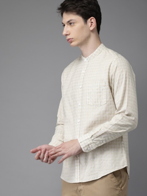

HERE&NOW Men Off-White & Brown Regular Fit Checked Casual Shirt