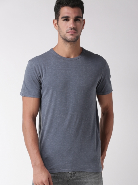 

SELECTED Men Blue Solid Round Neck T-shirt