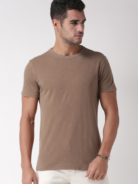 

SELECTED Men Brown Solid Round Neck T-shirt