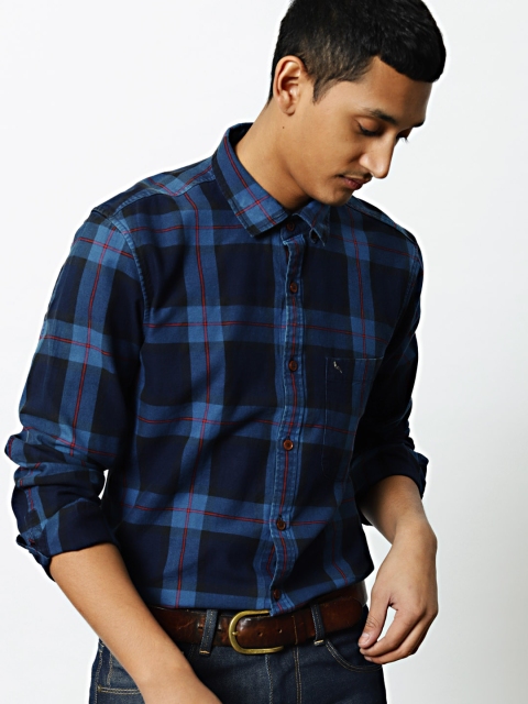 

Mr Bowerbird Men Indigo Washed Plaid Tailored Fit Casual Shirt, Navy blue