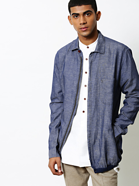 

Mr Bowerbird Men Navy Blue Comfort Slim Fit Chambray Casual Shirt