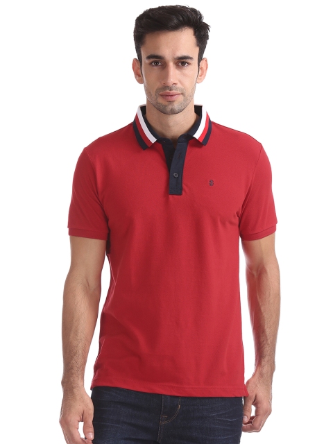 

IZOD Men Red Solid Polo Collar T-shirt