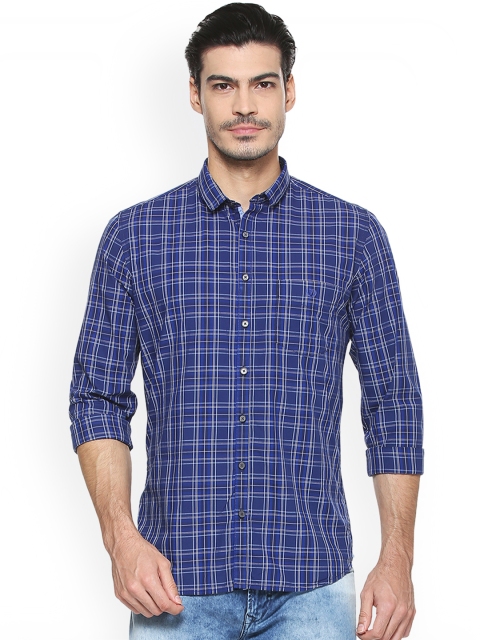 

Van Heusen Sport Men Blue & White Slim Fit Checked Casual Shirt