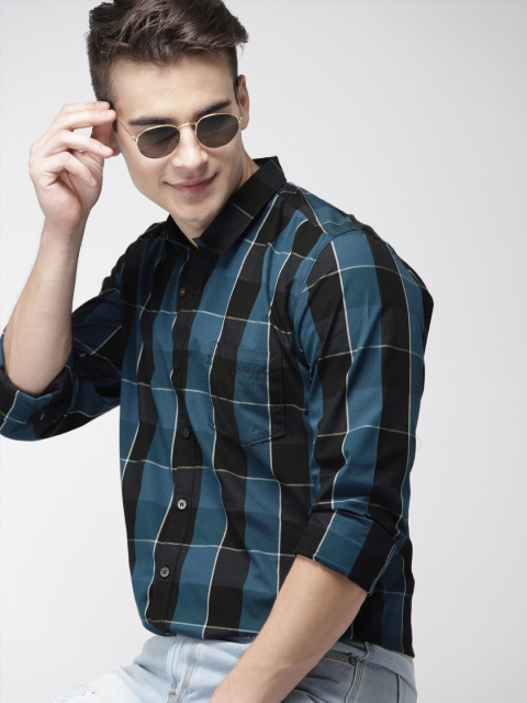 

Mast & Harbour Men Blue & Black Slim Fit Checked Casual Shirt