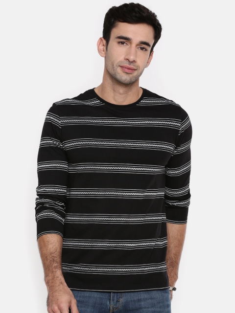 

ELABORADO Men Black & White Striped Round Neck T-shirt
