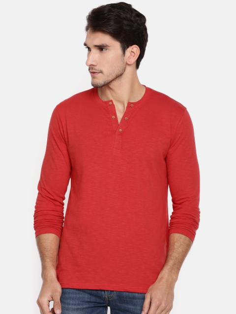 

ELABORADO Men Red Solid Henley Neck T-shirt