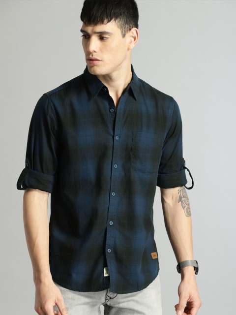 

Roadster Men Navy Blue & Black Regular Fit Checked Casual Shirt
