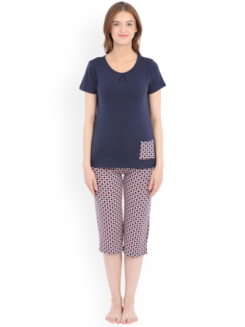 

Clovia Navy Blue & Red Solid Lounge Set LS0164A08XL