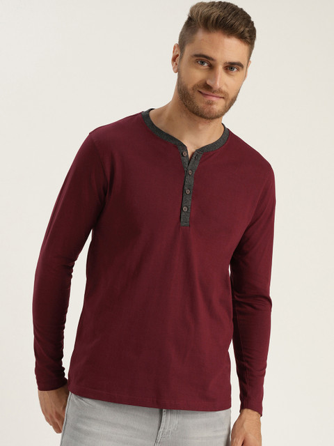

Sztori Plus Size Men Maroon Solid Henley Neck T-shirt