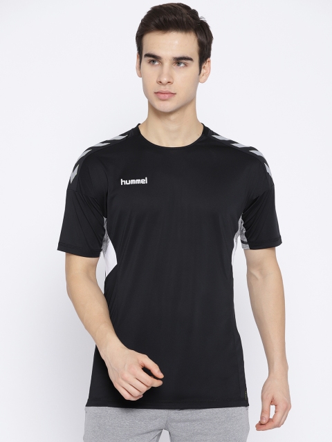 

hummel Men Black Solid Round Neck T-shirt