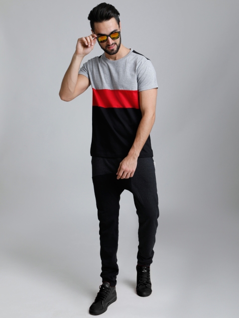

DILLINGER Men Grey Melange Colourblocked Round Neck T-shirt
