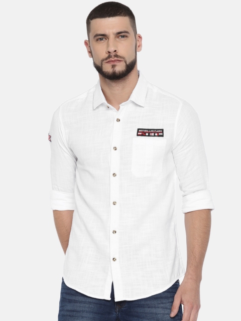 

The Indian Garage Co Men White Slim Fit Checked Casual Shirt